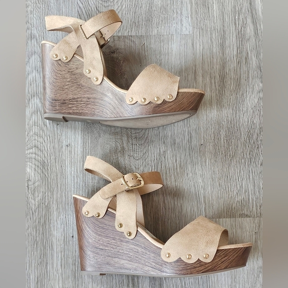 Size 11 Hippie Laundry Tan Wedge Sandals - Picture 4 of 8